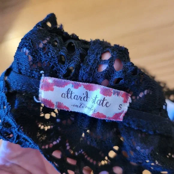 Altar'd State lace bralette size small - Picture 5 of 5
